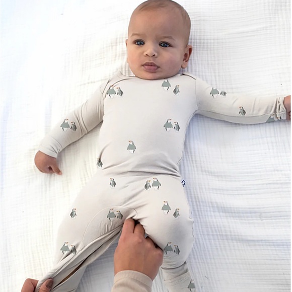 Gunamuna convertible bamboo pjs with penguin print - Picture 1 of 10